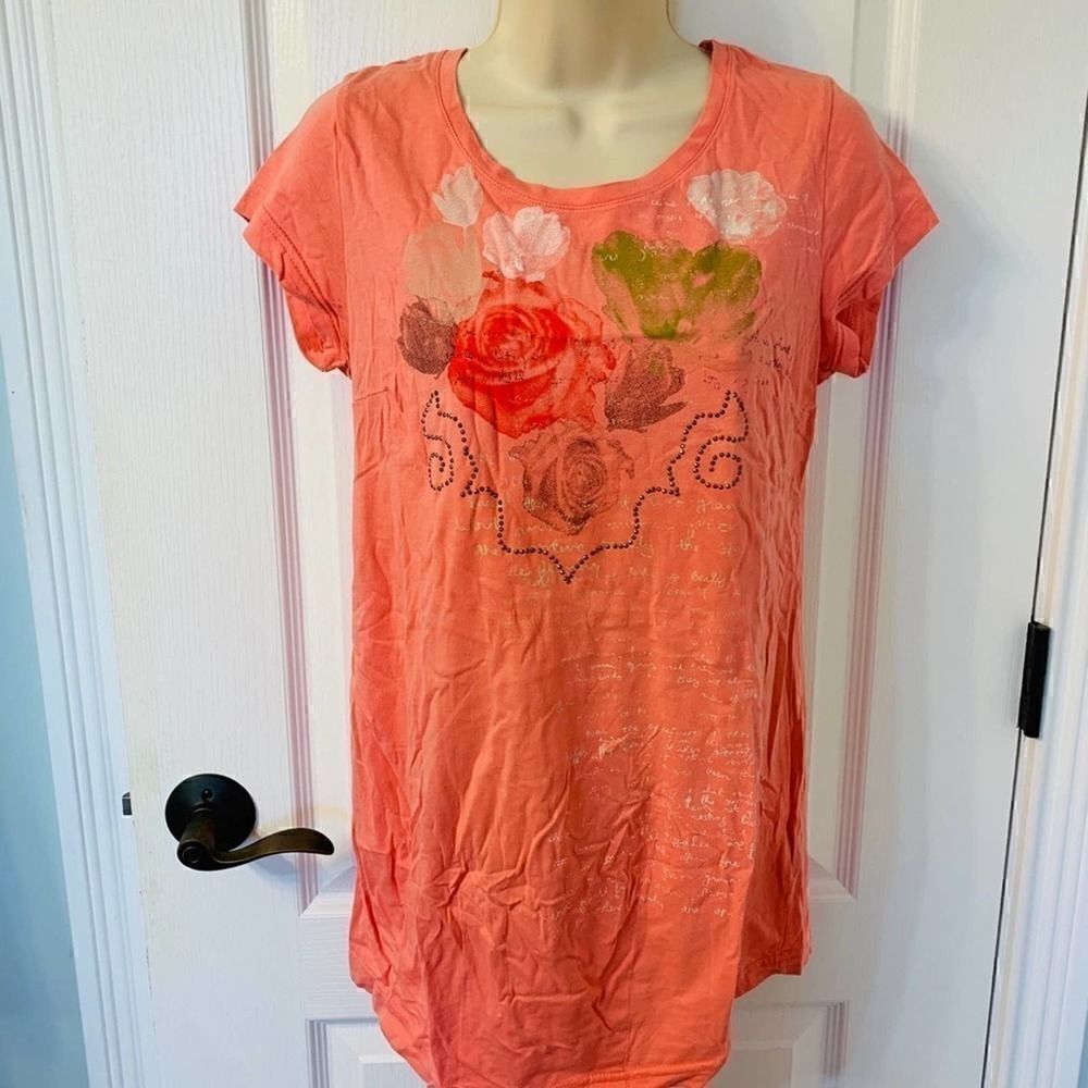 H&M MAMA Floral Embellished Top! ❤️